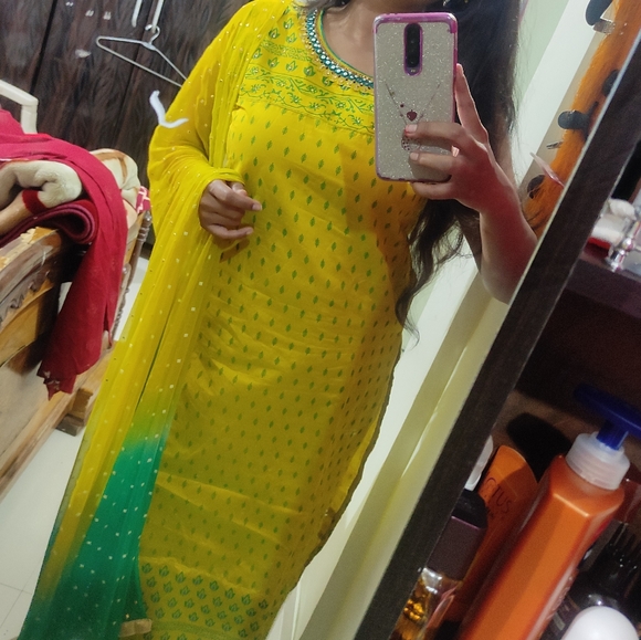 Kurta pant and duppatta - Picture 2 of 7